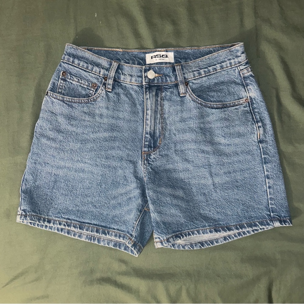 Mid rise shorts